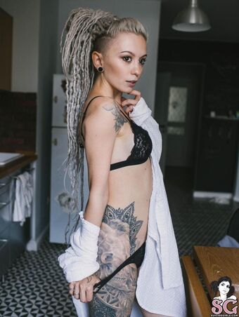219983 - Suicide Girls
