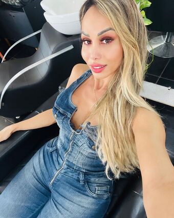 Agatha Ferraz