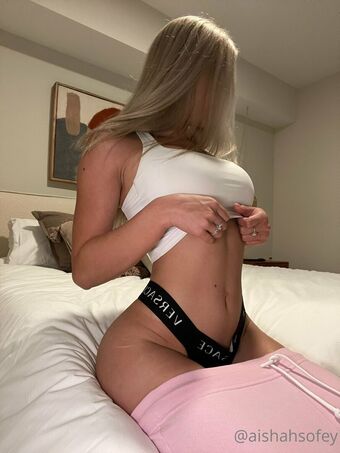 Aishah Sofey Nude Leaks OnlyFans Photo 11
