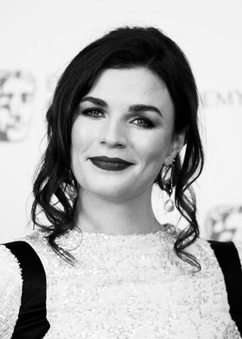 Aisling Bea Nude Leaks OnlyFans Photo 10