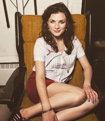 Aisling Bea Nude Leaks OnlyFans Photo 14