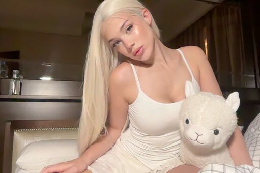 akyuliych Nude Leaks OnlyFans Photo 208