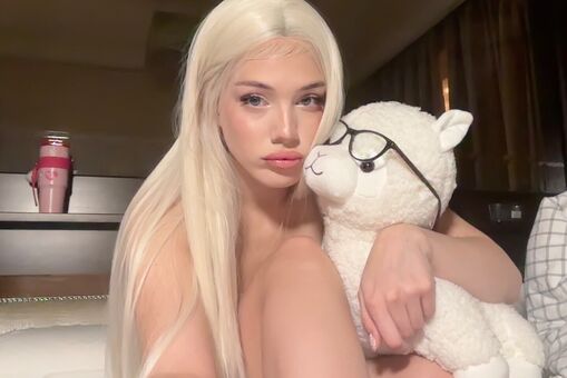 akyuliych Nude Leaks OnlyFans Photo 211