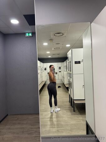 alexandra977