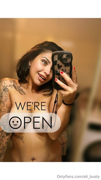 ali_busty
