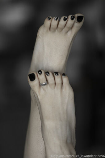 alice_inwonderland96