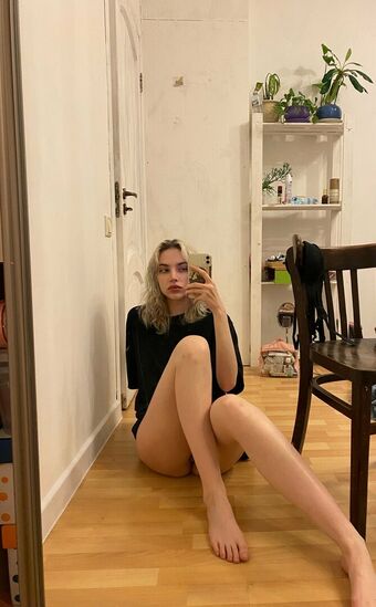 Alienhanna Nude Leaks OnlyFans Photo 5