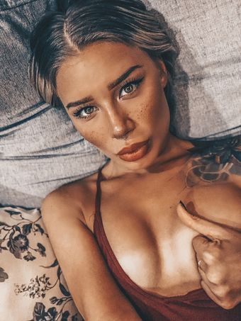 Alina Ostraya Nude Leaks OnlyFans Photo 1