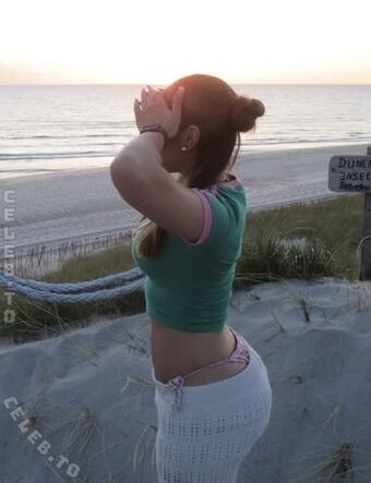 Almahalt Nude Leaks OnlyFans Photo 17