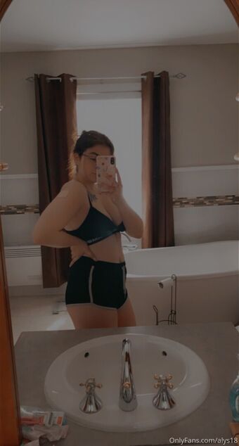 alys18 Nude Leaks OnlyFans Photo 8