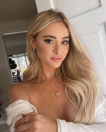 Amanda Stanton