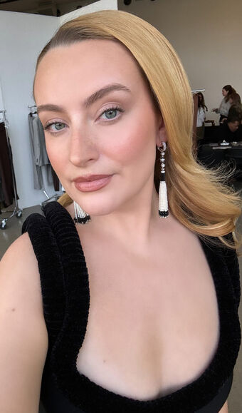 Amelia Dimoldenberg Nude Leaks OnlyFans Photo 296