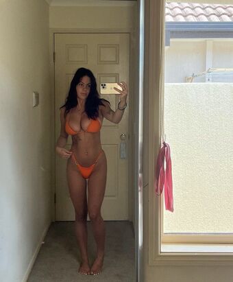 Amelie Bruschi Nude Leaks OnlyFans Photo 4