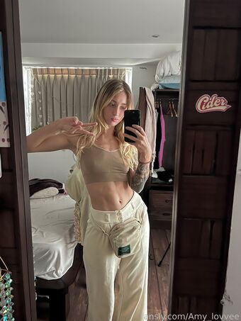 Amy_lovvee
