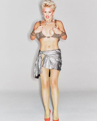 Amy Taylor Nude Leaks OnlyFans Photo 136