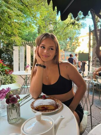 ana_beregoi Nude Leaks OnlyFans Photo 23