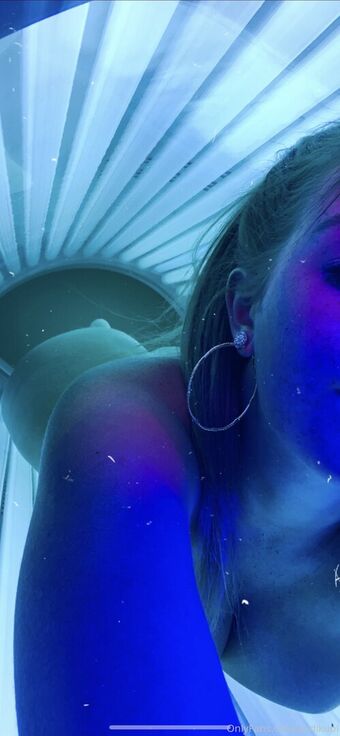 andi111 Nude Leaks OnlyFans Photo 1