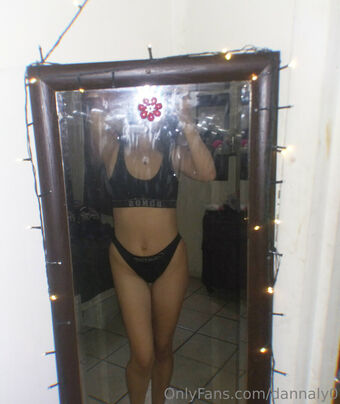 Anna Castillo Nude Leaks OnlyFans Photo 17