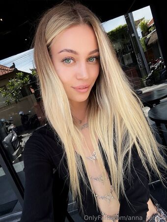 anna_katana