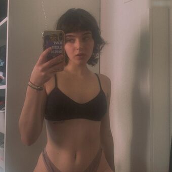 Anna-Maria / annvmariv / annvble