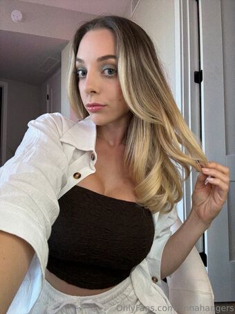 annahangers Nude Leaks OnlyFans Photo 35