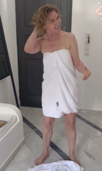 Anthea Turner Nude Leaks OnlyFans Photo 6