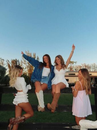 Ariana White Nude Leaks OnlyFans Photo 227