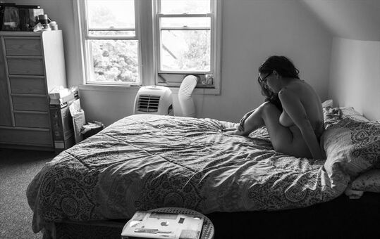 Ariel Julie Comidian