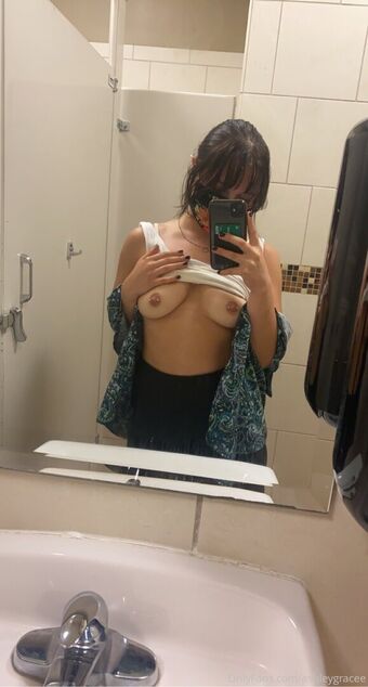 Ashleygracee Nude Leaks OnlyFans Photo 10