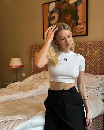 Astrid S Nude Leaks OnlyFans Photo 60