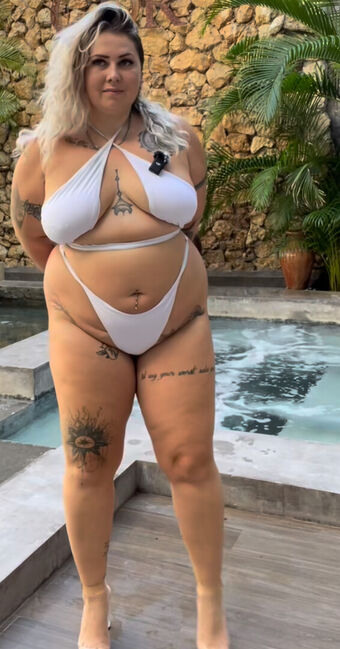 avalon-myst Nude Leaks OnlyFans Photo 1