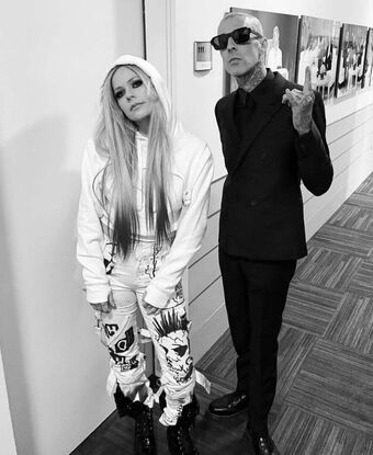 Avril Lavigne Nude Leaks OnlyFans Photo 218