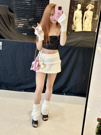 Baby Caroline Nude Leaks OnlyFans Photo 10