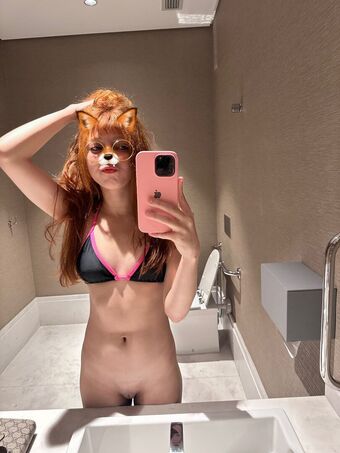 Baby Caroline Nude Leaks OnlyFans Photo 14