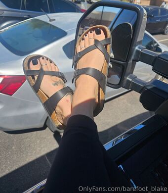 barefoot_blake