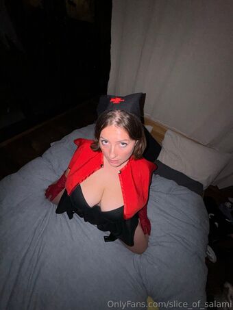 Bel Larcombe / Slice_of_salami_