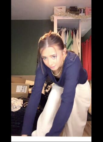 bella_grilli_ Nude Leaks OnlyFans Photo 10