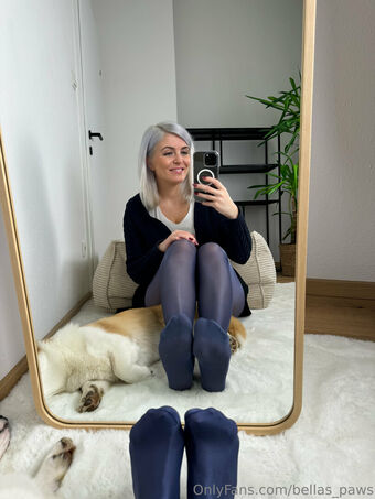 bellas_paws