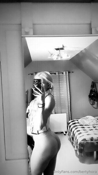 bertyhora Nude Leaks OnlyFans Photo 12