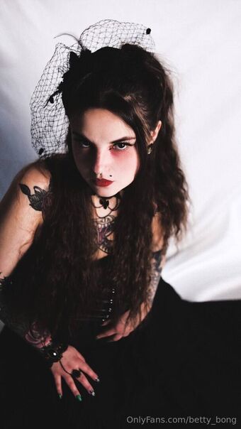 betty_bong Nude Leaks OnlyFans Photo 6