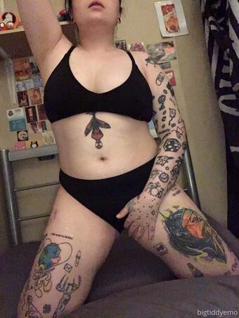 bigtiddyemo Nude Leaks OnlyFans Photo 4