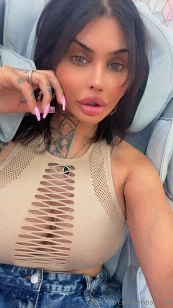 bimbo_nicki