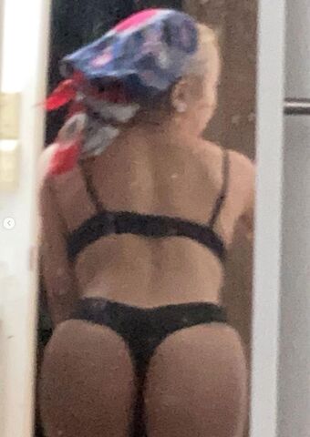 Bleachie Nude Leaks OnlyFans Photo 4