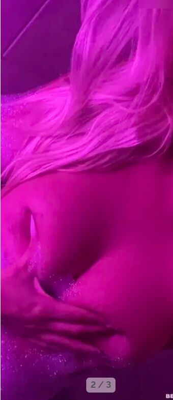 Blondebarbiebitch