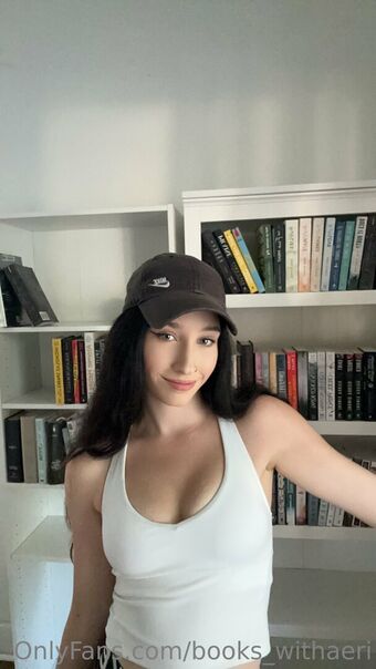 books_withaeri Nude Leaks OnlyFans Photo 9