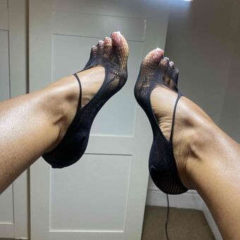 British Foot Sluts Nude Leaks OnlyFans Photo 4