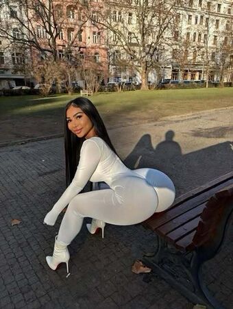 Brittanya Razavi Nude Leaks OnlyFans Photo 160