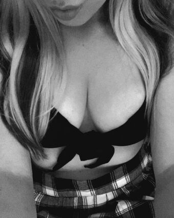 BustyVeronica Nude Leaks OnlyFans Photo 34