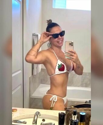 Carla Perez Nude Leaks OnlyFans Photo 2