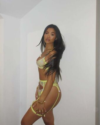 Carmen Tran Nude Leaks OnlyFans Photo 19